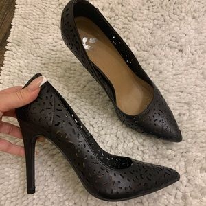 Report Black High Heels Perforated Lace Size 7